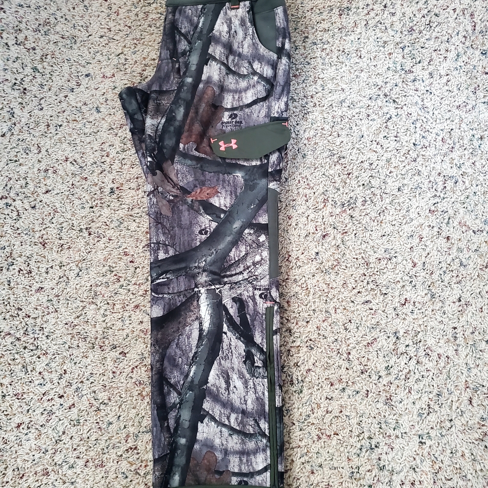 Like New Under Armour Forest Camo Pants. Mossy Oak Treestand Hunting Pants. Med